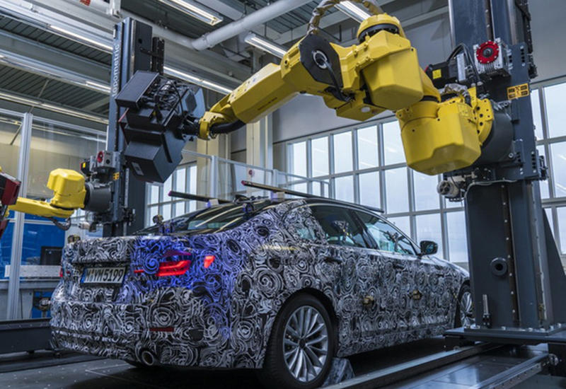 Роботы BMW научились создавать трехмерную модель новой "пятерки"