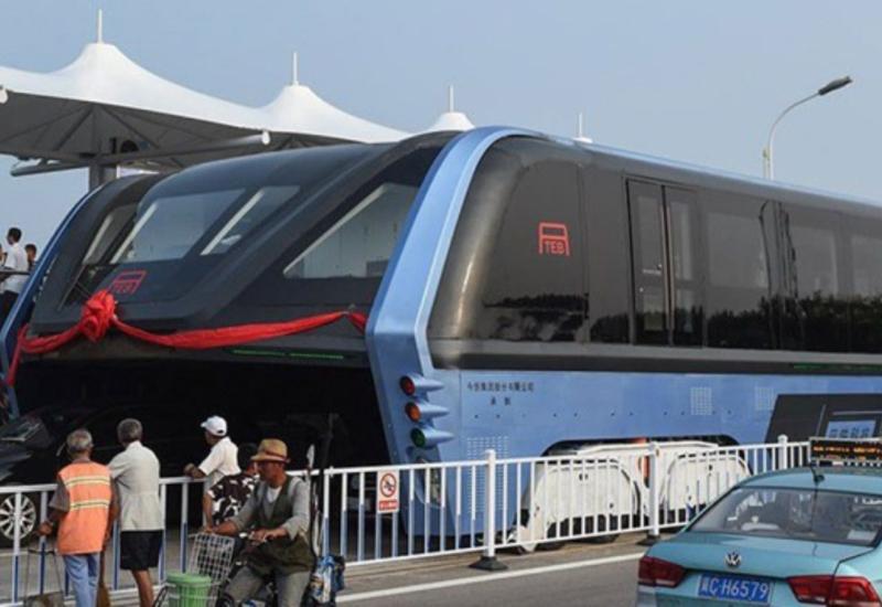 В Китае испытали автобус, которому не страшны пробки