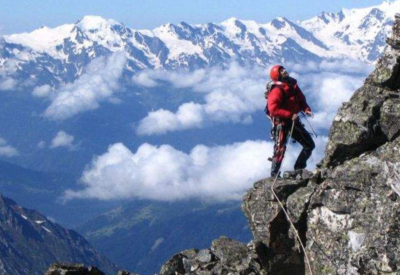 В горах Грузии погибли иностранные альпинисты