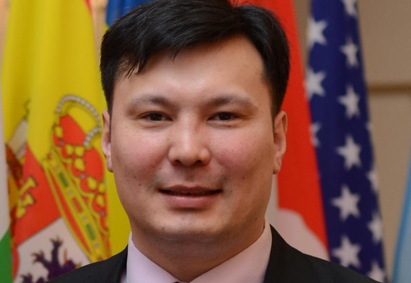 Казахский эксперт: "Надо расширить транспортный коридор БТК до порта Актау"