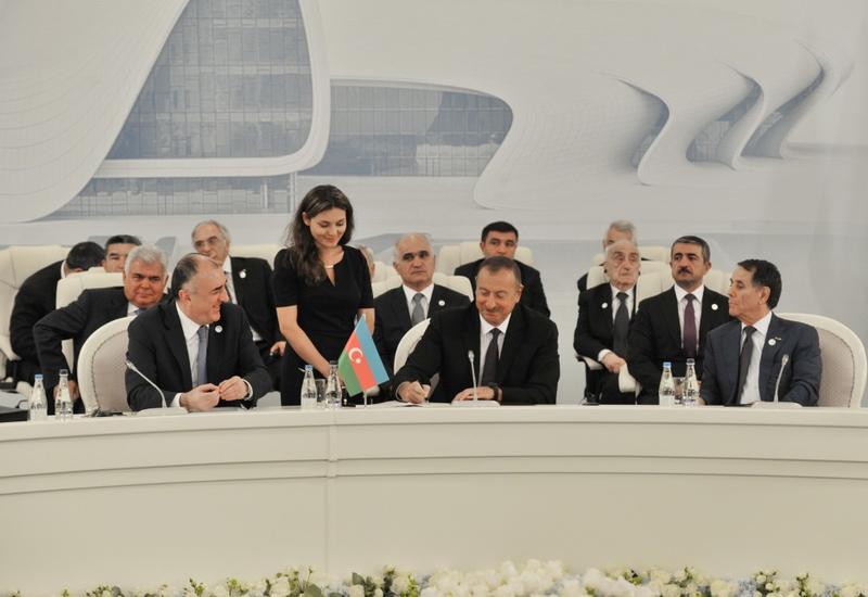 Подписана итоговая декларация саммита президентов Азербайджана, России и Ирана