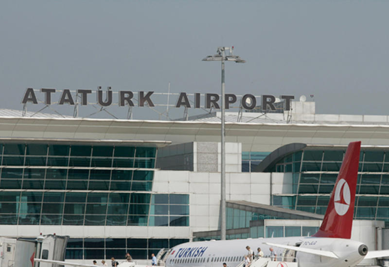 В аэропорту имени Ататюрка столкнулись два самолета