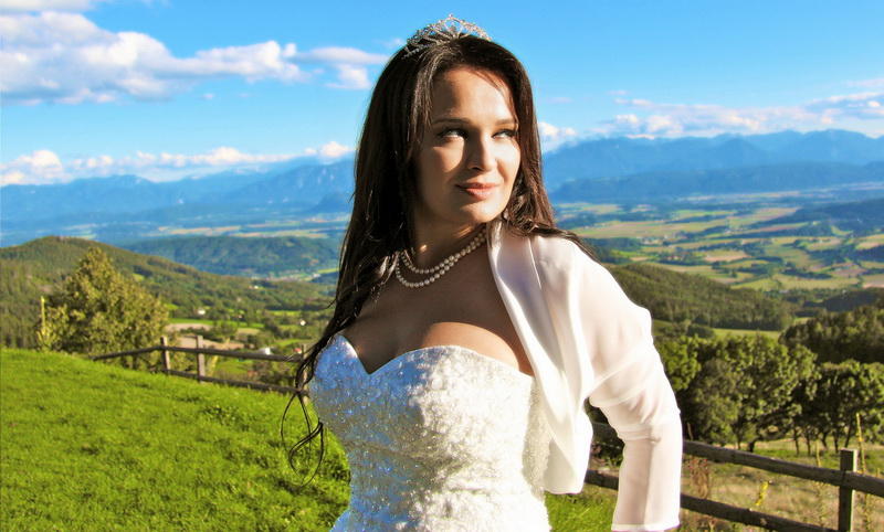 Известная азербайджанская телеведущая вышла замуж в Австрии