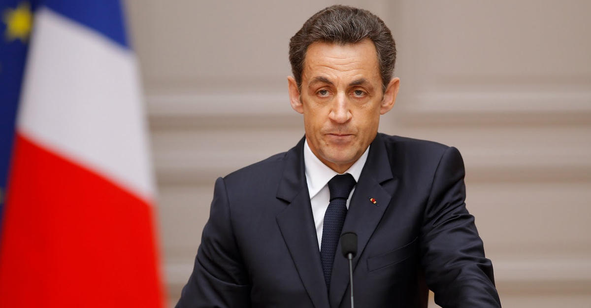 В доме Саркози провели обыск