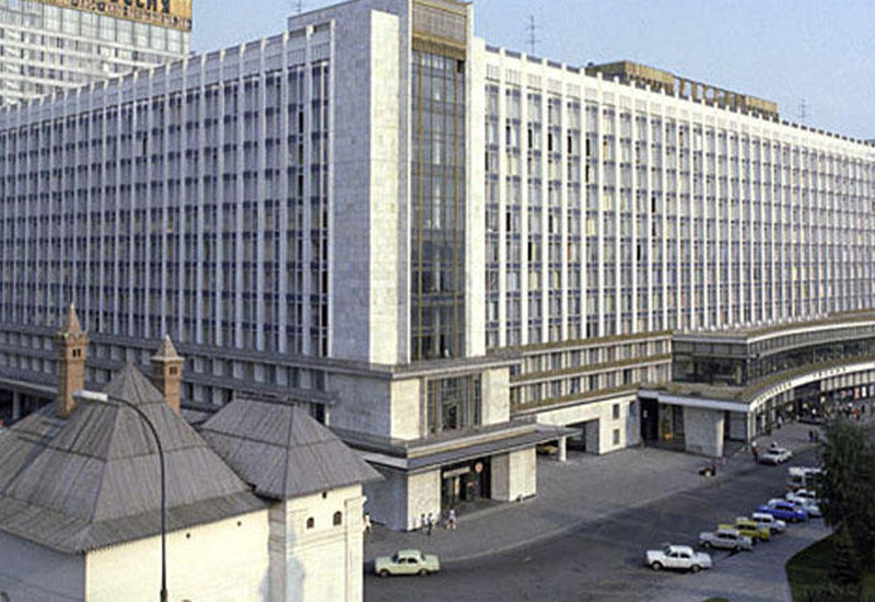 Azərbaycanlı biznesmen Kremlin yanında otel tikdirir