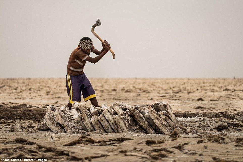 Соляные шахты в Эфиопии: самое жаркое рабочее место в мире
