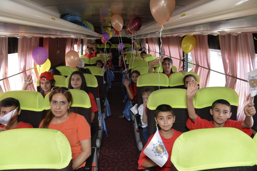 Фонд Гейдара Алиева организовал в Габале программу отдыха для детей, лишенных родительской опеки, и отличившихся в учебе учащихся