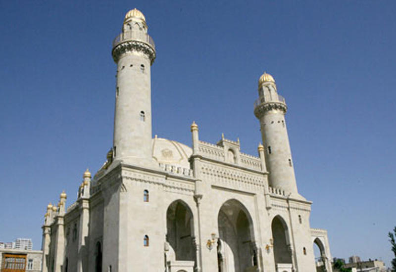 Полиция Баку усилит охрану мечетей в воскресенье