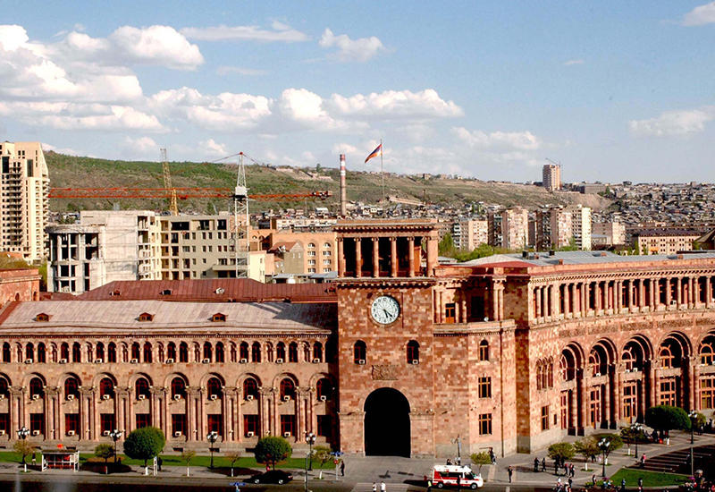 Новый премьер Армении сметает губернаторов