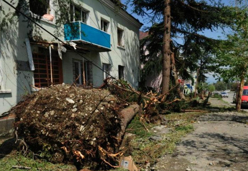 Сильный ураган в Грузии, жители остались без света
