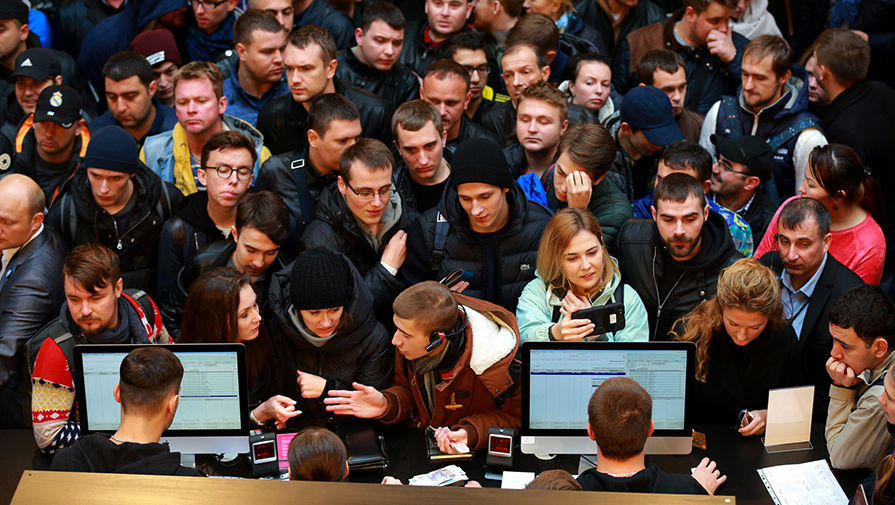 В центре Москвы возникла гигантская очередь за iPhone