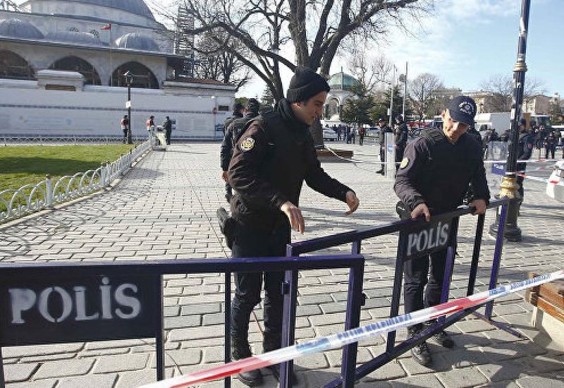 Жители Стамбула устроили акцию в шортах