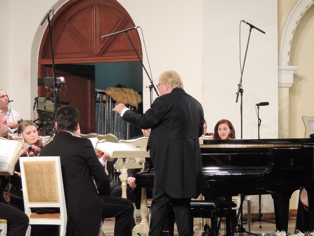 Мировые знаменитости сыграли азербайджанские произведения на сцене Филармонии