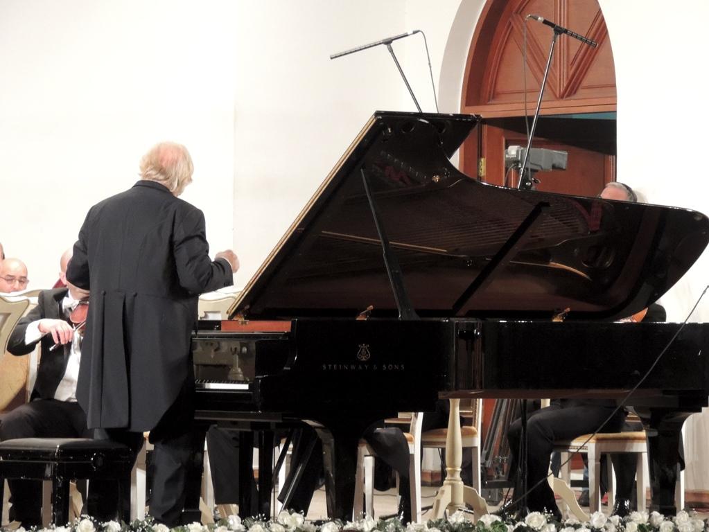 Мировые знаменитости сыграли азербайджанские произведения на сцене Филармонии