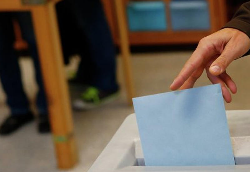 В посольстве Азербайджана во Франции высокая активность голосующих на референдуме