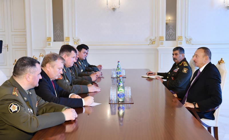 Президент Ильхам Алиев принял министра обороны Беларуси и министра оборонной промышленности Пакистана