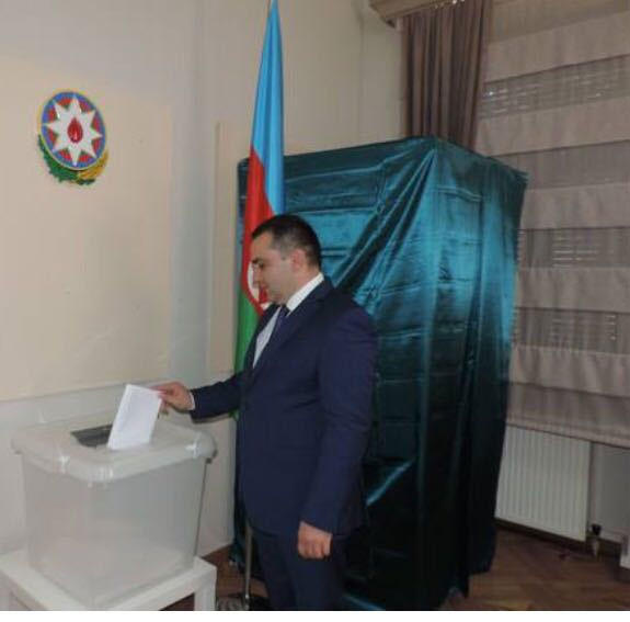 Граждане Азербайджана голосуют в Батуми