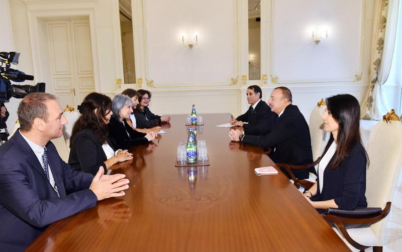 Президент Ильхам Алиев принял вице-президента Болгарии и главу Палаты представителей парламента Таджикистана