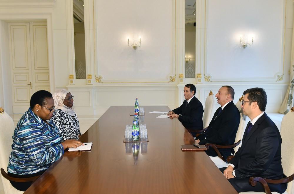 Президент Ильхам Алиев принял комиссара Африканского союза и делегацию парламента Уругвая