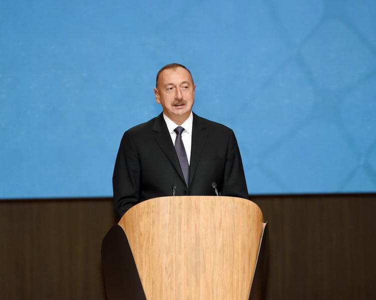 Президент Ильхам Алиев и его супруга Мехрибан Алиева приняли участие в V Бакинском международном гуманитарном форуме