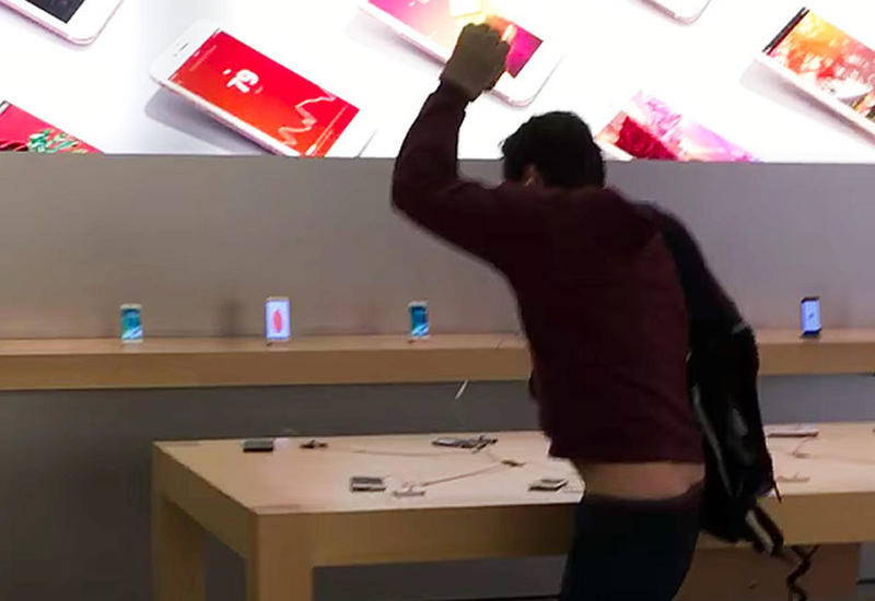 Разъяренный француз устроил погром в магазине Apple