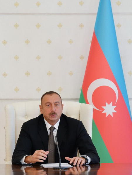 Под председательством Президента Ильхама Алиева состоялось заседание Кабмина, посвященное итогам 9 месяцев 2016 года и предстоящим задачам