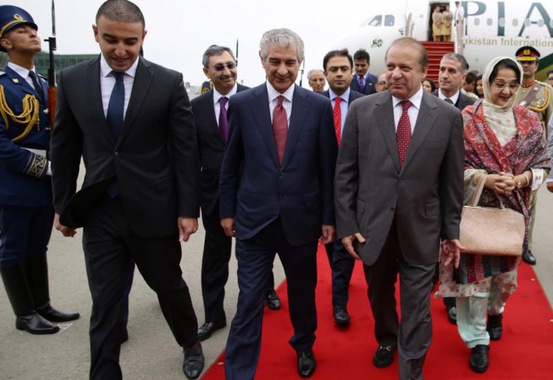 Наваз Шариф прибыл в Баку