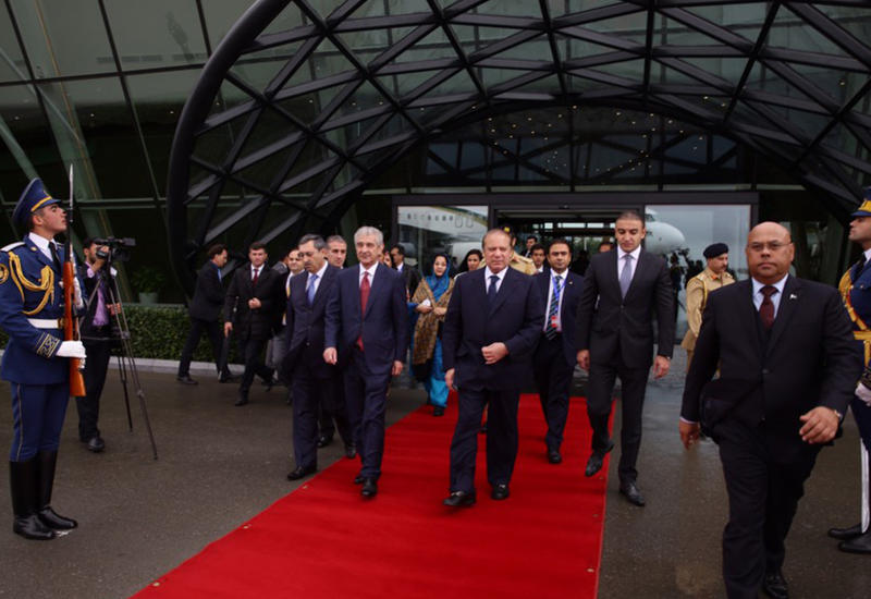Завершился официальный визит премьер-министра Пакистана в Азербайджан