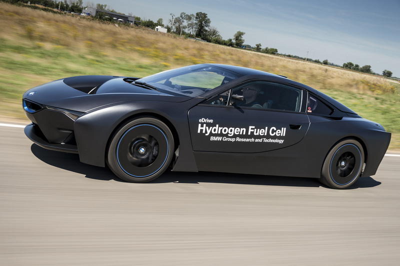 BMW обещает выпустить автомобиль на водороде