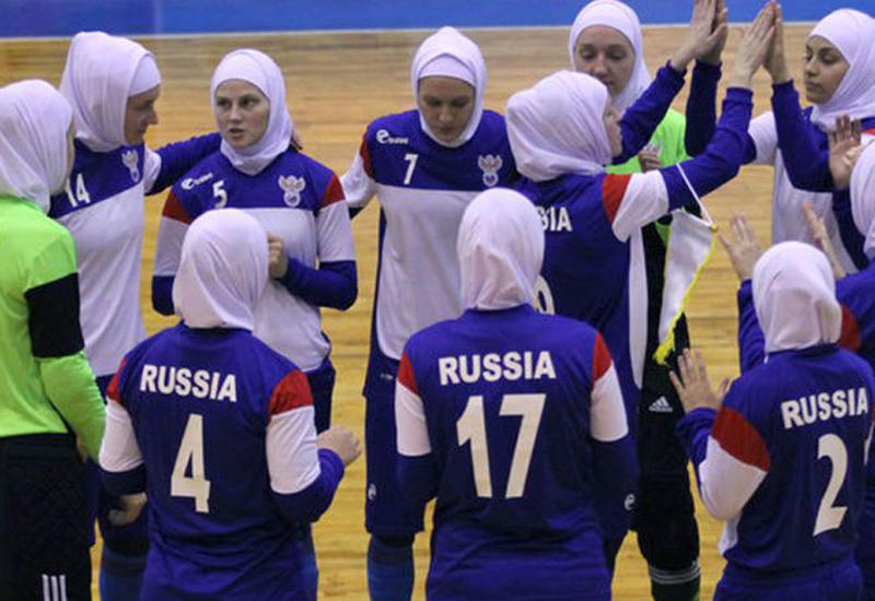 Женская сборная России сыграла в хиджабах в Иране
