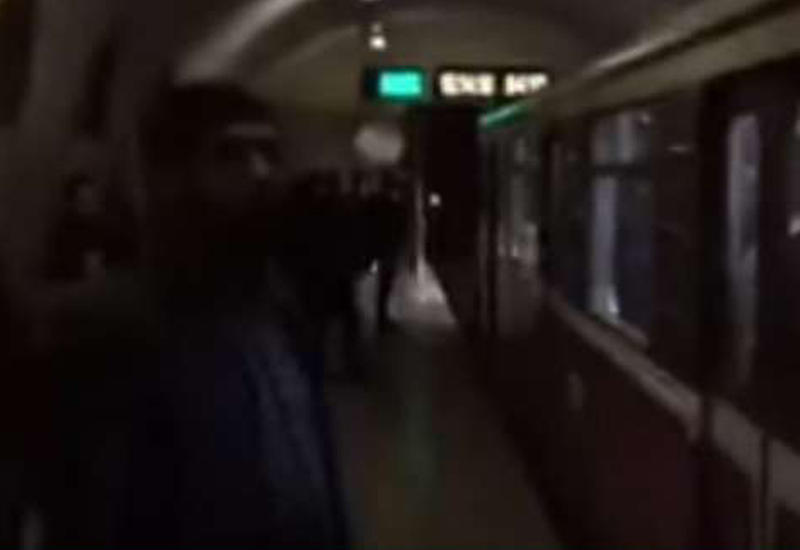 Bakı metrosunda işıqlar söndü