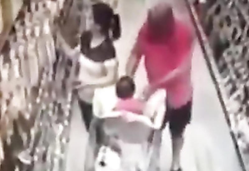 Момент попытки кражи ребенка в магазине в США попал на камеры