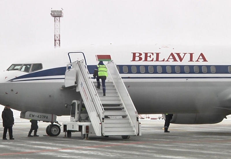 Пассажирский Boeing экстренно посадили из-за армянина
