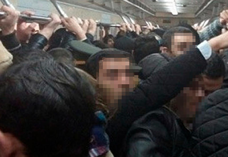 Bakı metrosunda 50-55 yaşlı kişi hər kəsi qorxutdu