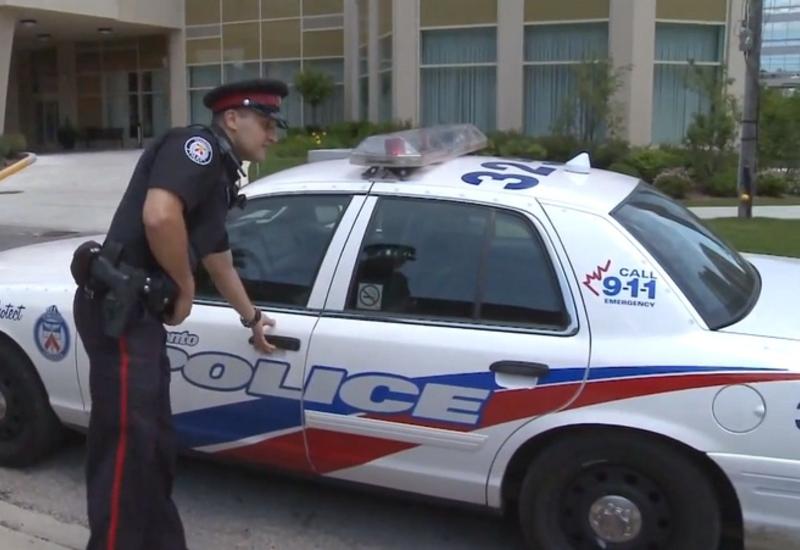 В Торонто неизвестные расстреляли машину с пассажирами