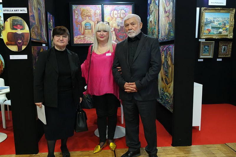 Азербайджанская художница представила свои картины в Лувре