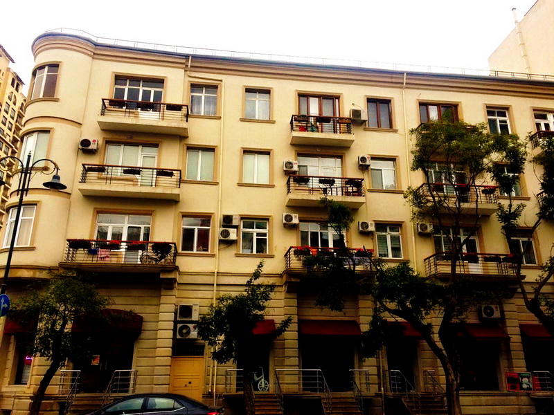 В центре Баку преображаются дома