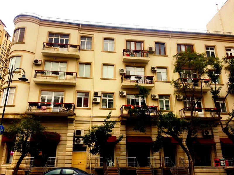 В центре Баку преображаются дома