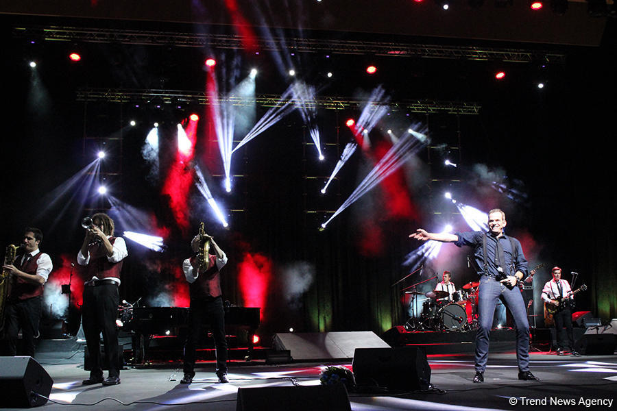 Потрясающий концерт Garou в Баку