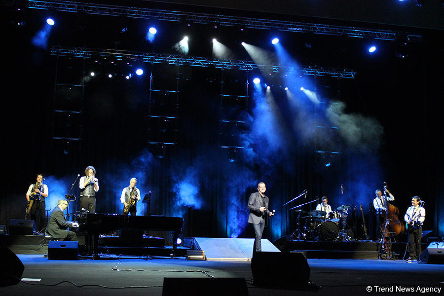 Потрясающий концерт Garou в Баку