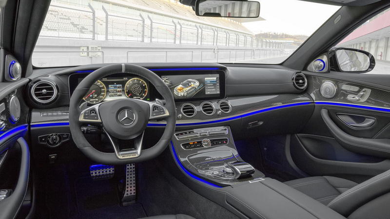 Mercedes-Benz похвастал самой мощной версией Е-класса, умеющей ездить боком