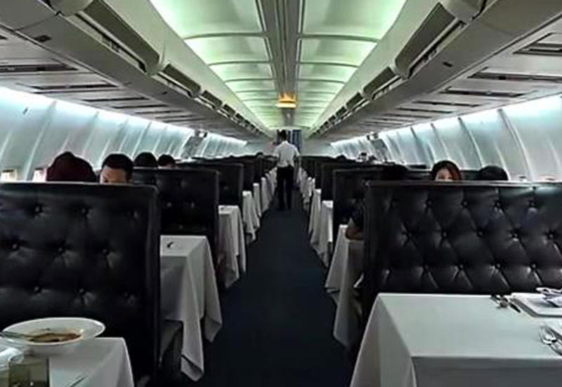 Китаец купил самолет и открыл в нем ресторан