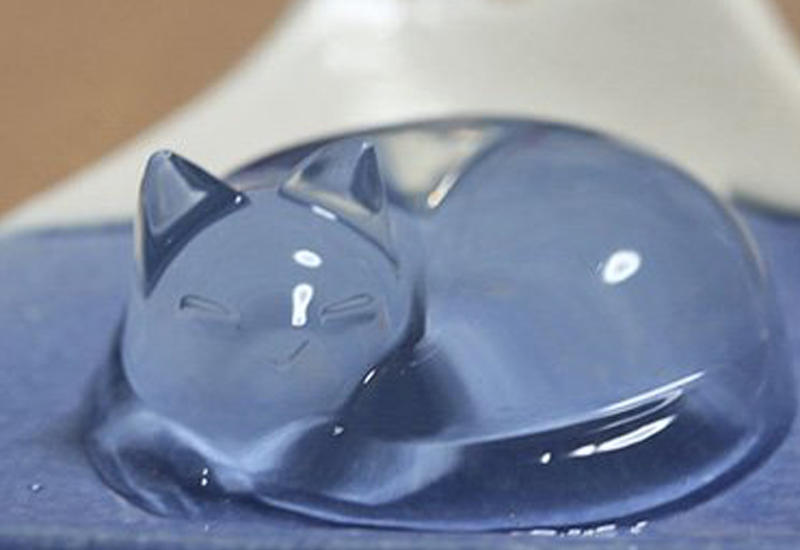 Кондитеры научились делать японский "водяной торт" в виде кошки