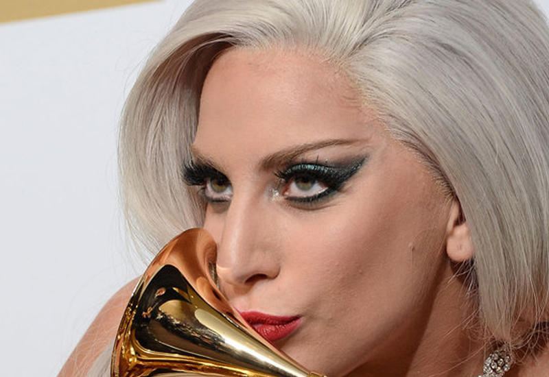 Леди Гага призвала поклонников подписать петицию против Трампа