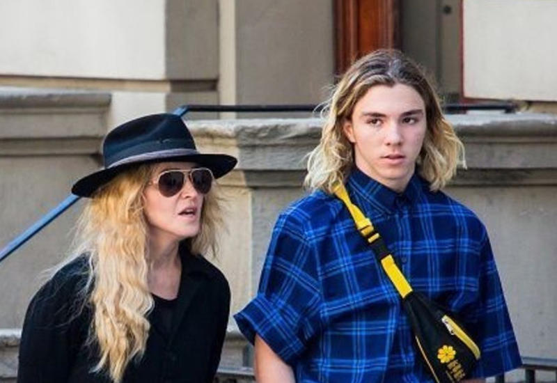 Мадонна поддержала сына после ареста за наркотики
