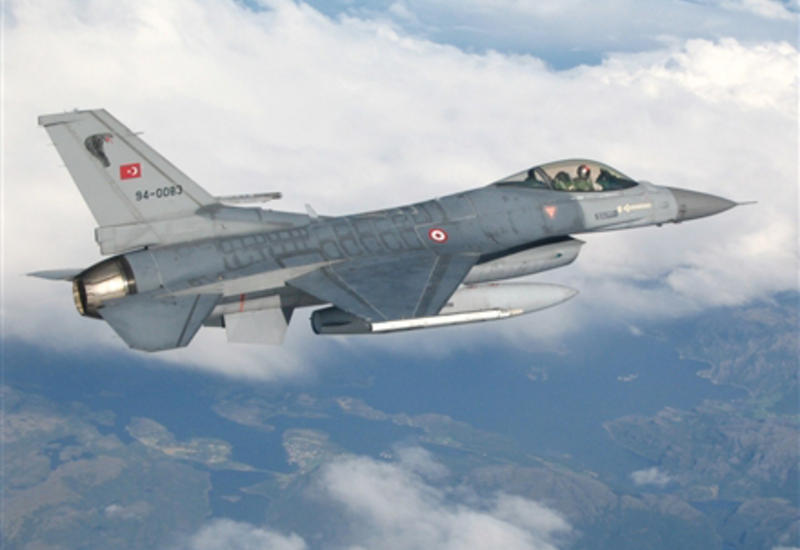 Турецкая авиация уничтожила 12 объектов "ИГ" в Сирии