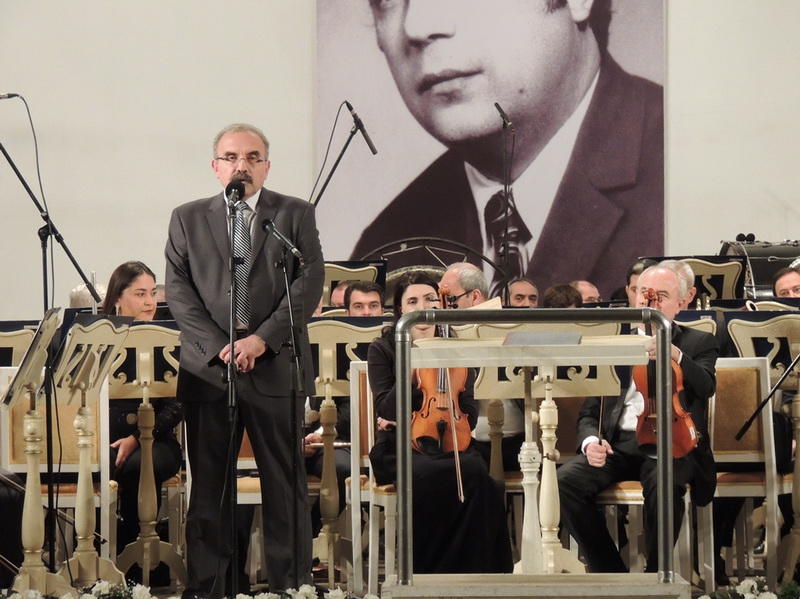 На сцене Филармонии великолепно отметили юбилей Рамиза Мустафаева
