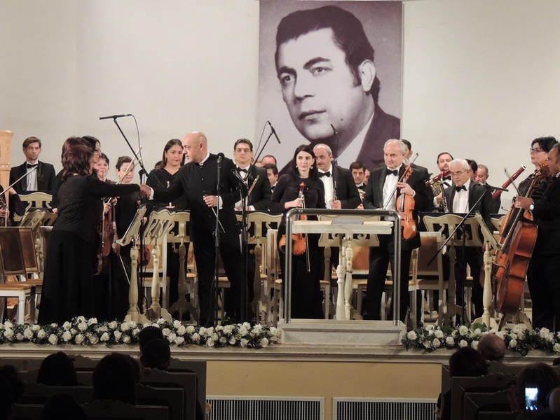 На сцене Филармонии великолепно отметили юбилей Рамиза Мустафаева