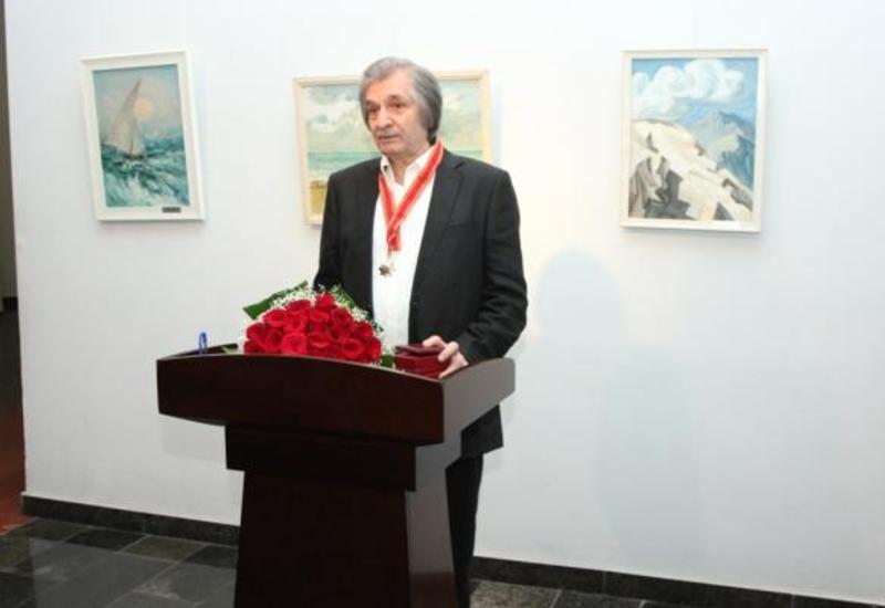 В Москве с большим успехом проходит выставка Фархада Халилова
