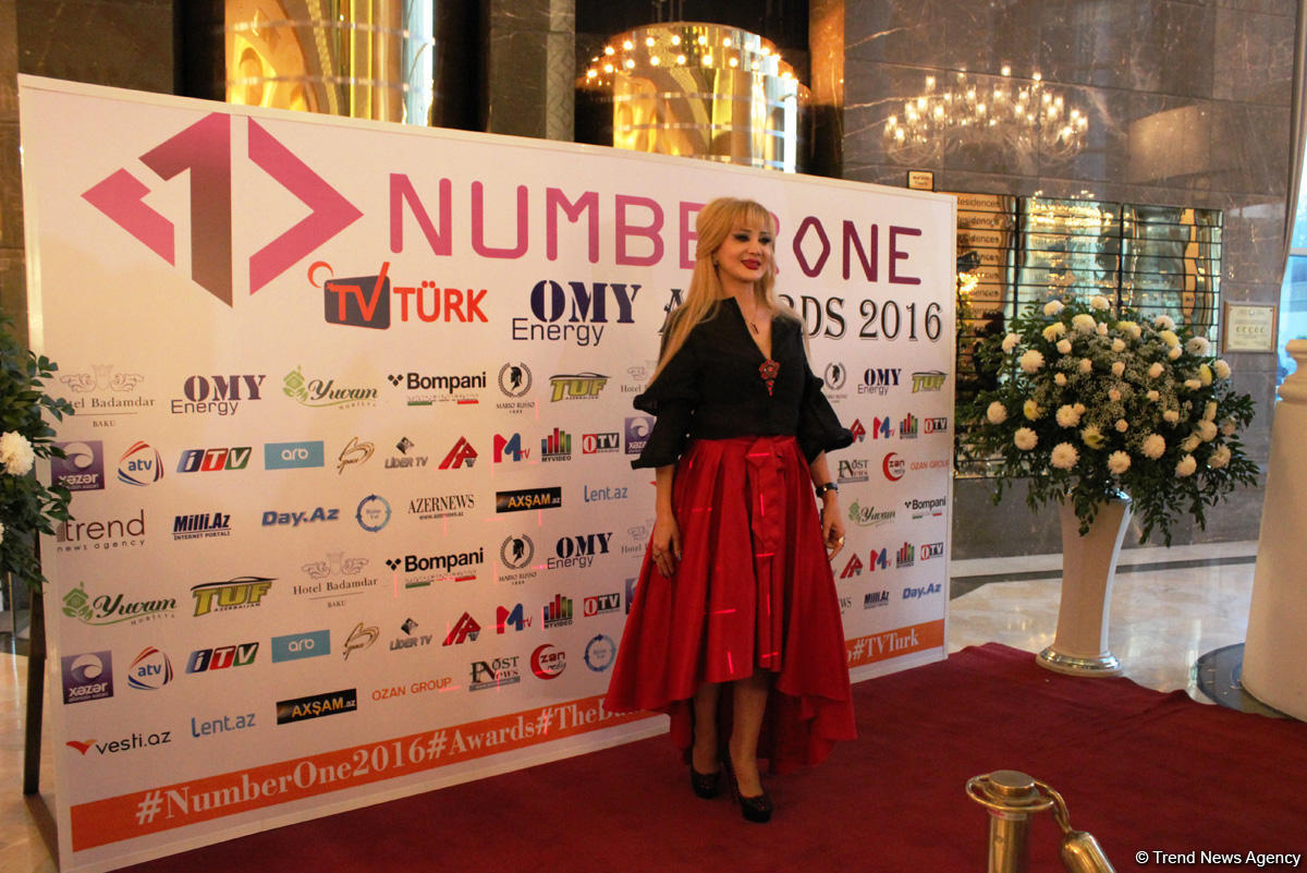 В Баку состоялось торжественная церемония награждения международной премии Number One